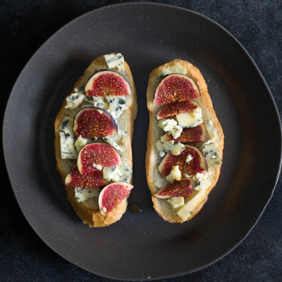 PNDC – TOAST ROQUEFORT FIGUES